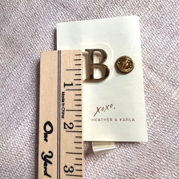LARK & IVES COLLECTIVES THE GOLD MONOGRAM LYRICS PINS "B" - Picture 4 of 6